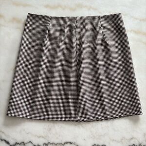 SHEIN Brown + white houndstooth-patterned mini or straight skirt Size L